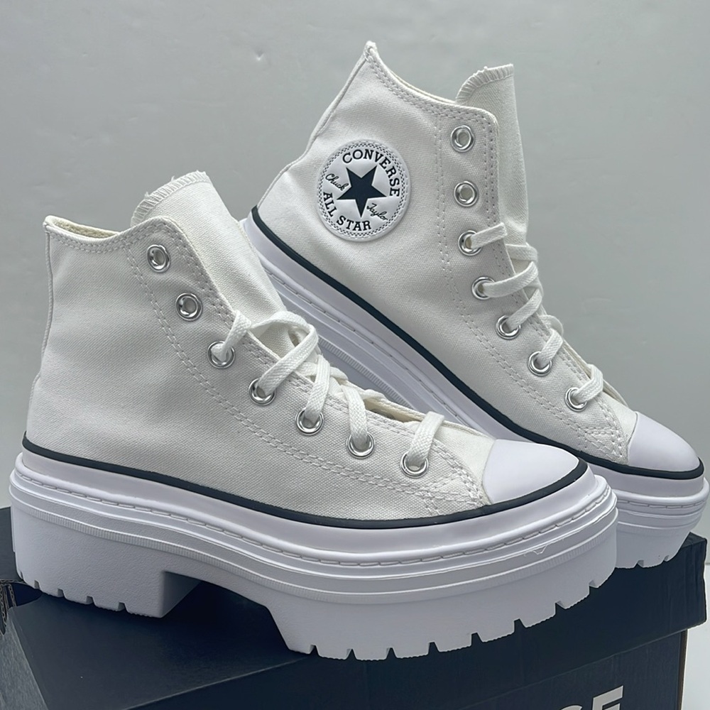 Converse WMNS High-Top Platform Sneakers A10364C
CTAS LUGGED HEEL HI WHITE/BLACK - Picture 7 of 16